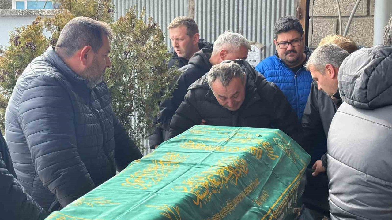 Otoyoldaki feci kazada ölen genç son yolculuğuna uğurlandı
