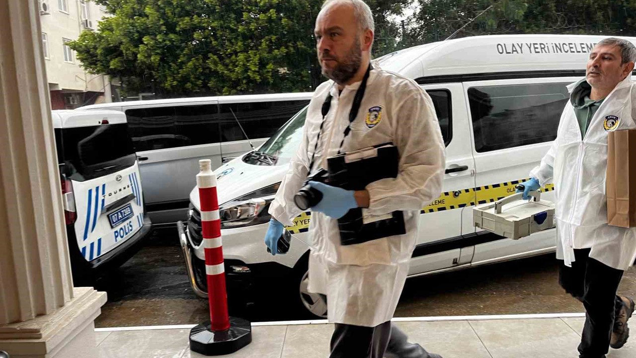 Antalya’da otel odasında şüpheli ölüm
