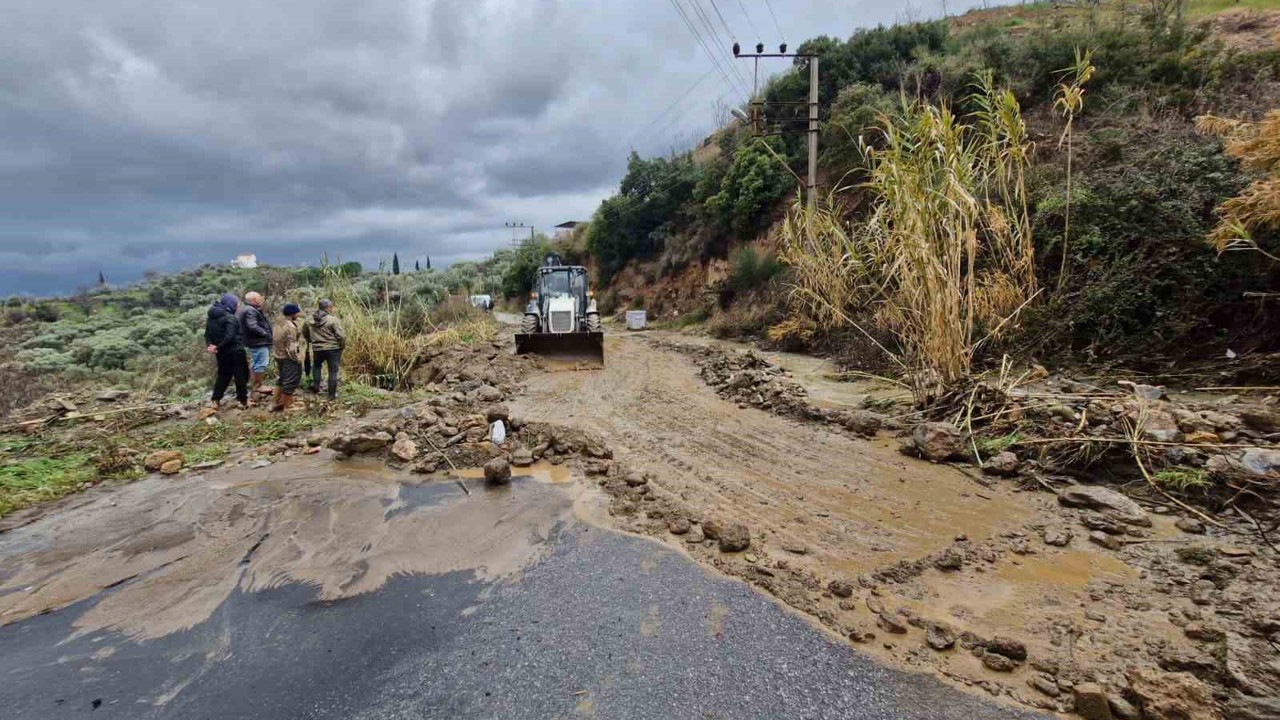 Aydın’da kuvvetli yağışlara büyükşehir ve ASKİ’den anında müdahale
