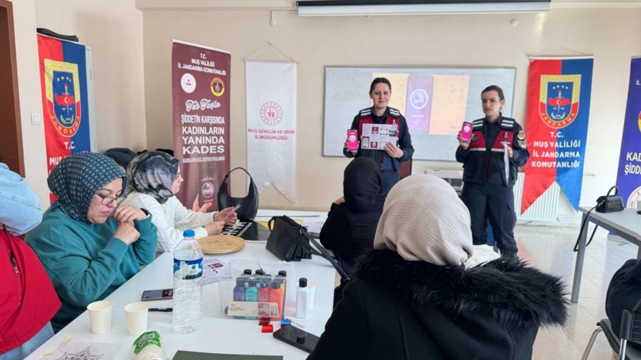 Muş’ta kadınlara yönelik KADES bilgilendirmesi
