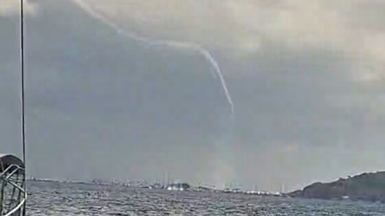 Marmaris Körfezi’nde hortum paniği
