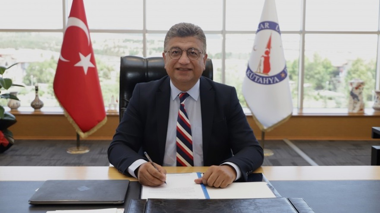 Rektör Prof. Dr. Süleyman Kızıltoprak: "Türk bayrağı özgürlük destanıdır"
