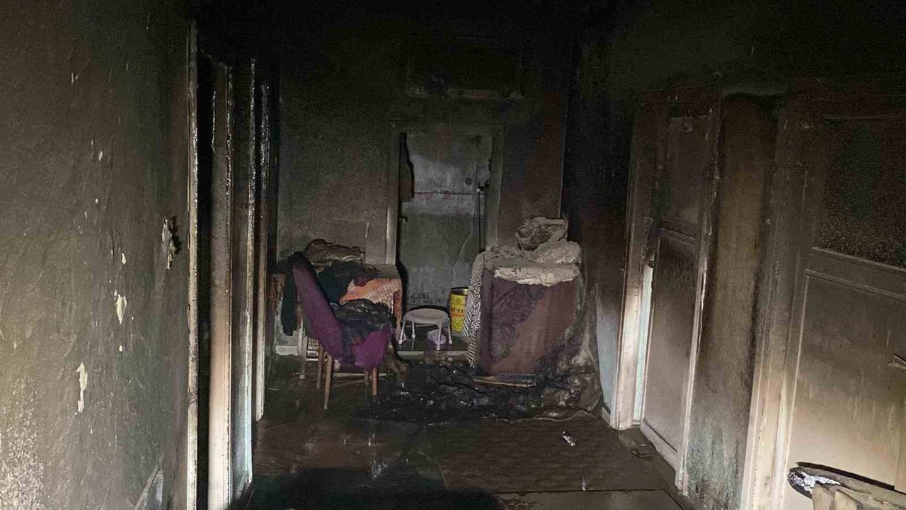 Elazığ’da ev yangını: Engelli genç kız hayatını kaybetti
