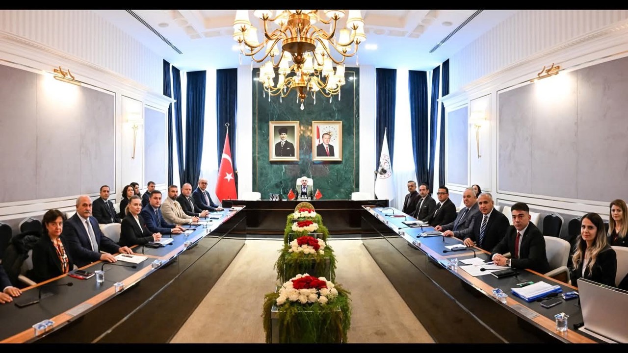 Kırklareli’nde gençlik ve spor yatırımları masaya yatırıldı
