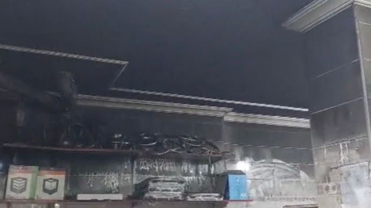 Elektrikçi dükkanında çıkan yangın söndürüldü
