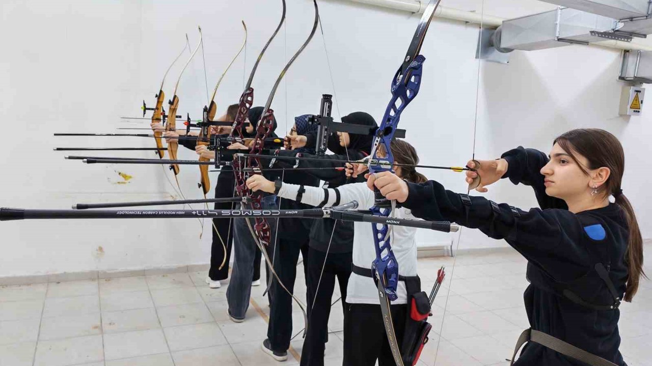 Bilecik’te okçuluk eğitimleri sürüyor
