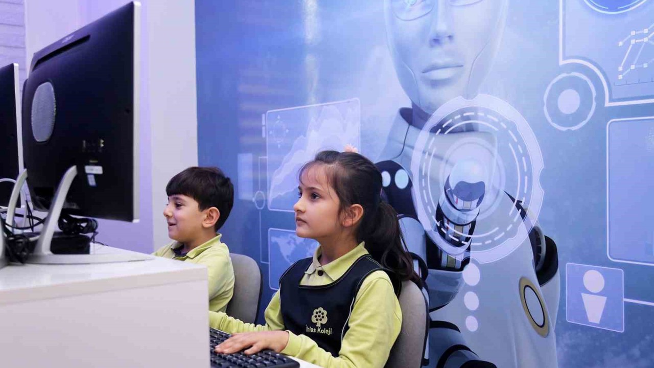 İhlas Koleji, "Yapay Zekâ Ofisi" ile eğitimin geleceğini tasarlıyor
