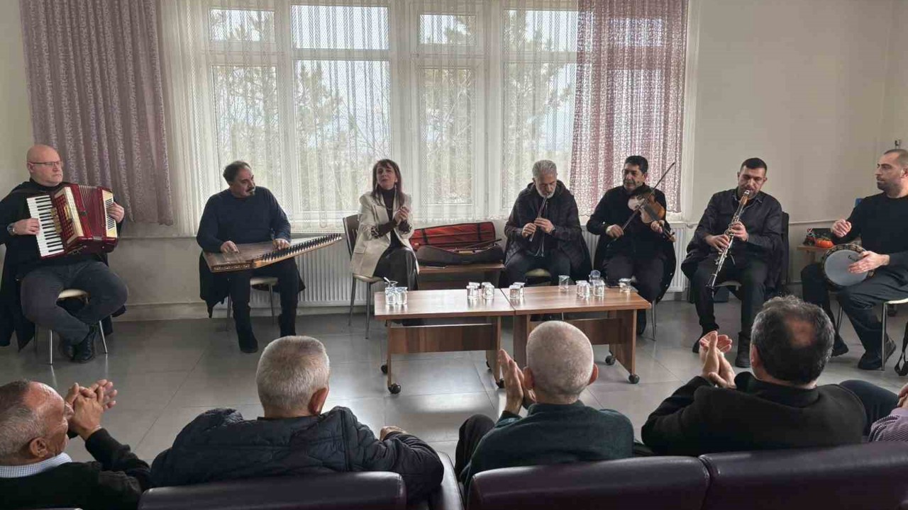 Huzurevi sakinlerine yönelik anlamlı konser
