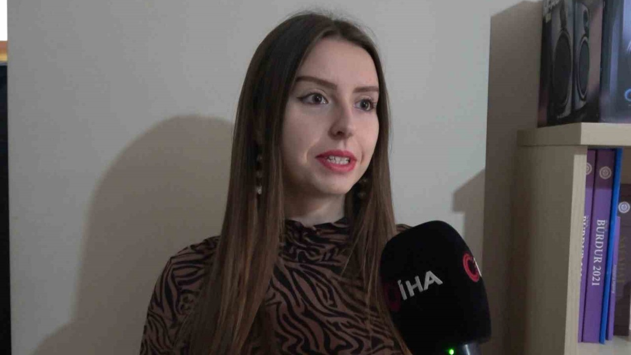 Genç kızı avukat gibi arayıp dolandırmaya çalıştı, sert kaya çarptığını anlayınca iş teklifinde bulundu
