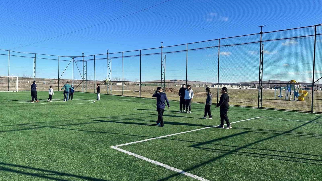 Mahmudiye’deki spor tesisleri hizmet veriyor
