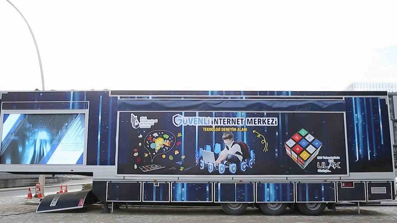 Bakan Uraloğu: "Güvenli internet hizmeti abone sayısı 55 milyon kişiyi aştı"
