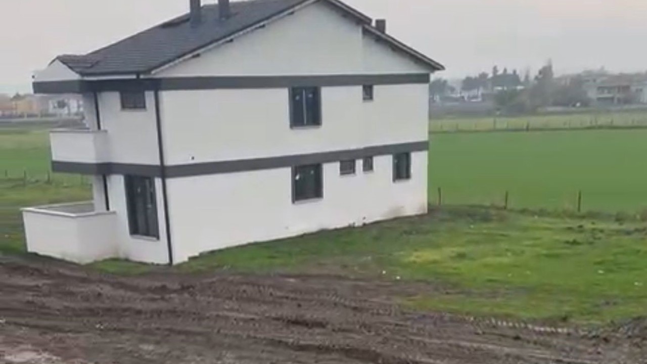 Gönen’de imar var, inşaat var yol yok, altyapı yok
