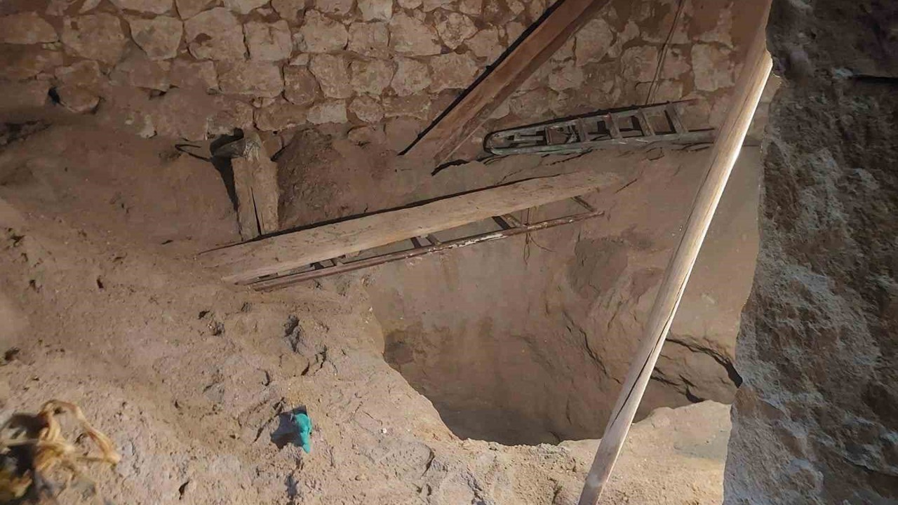 Kaçak kazı yaparken suçüstü yakalandılar
