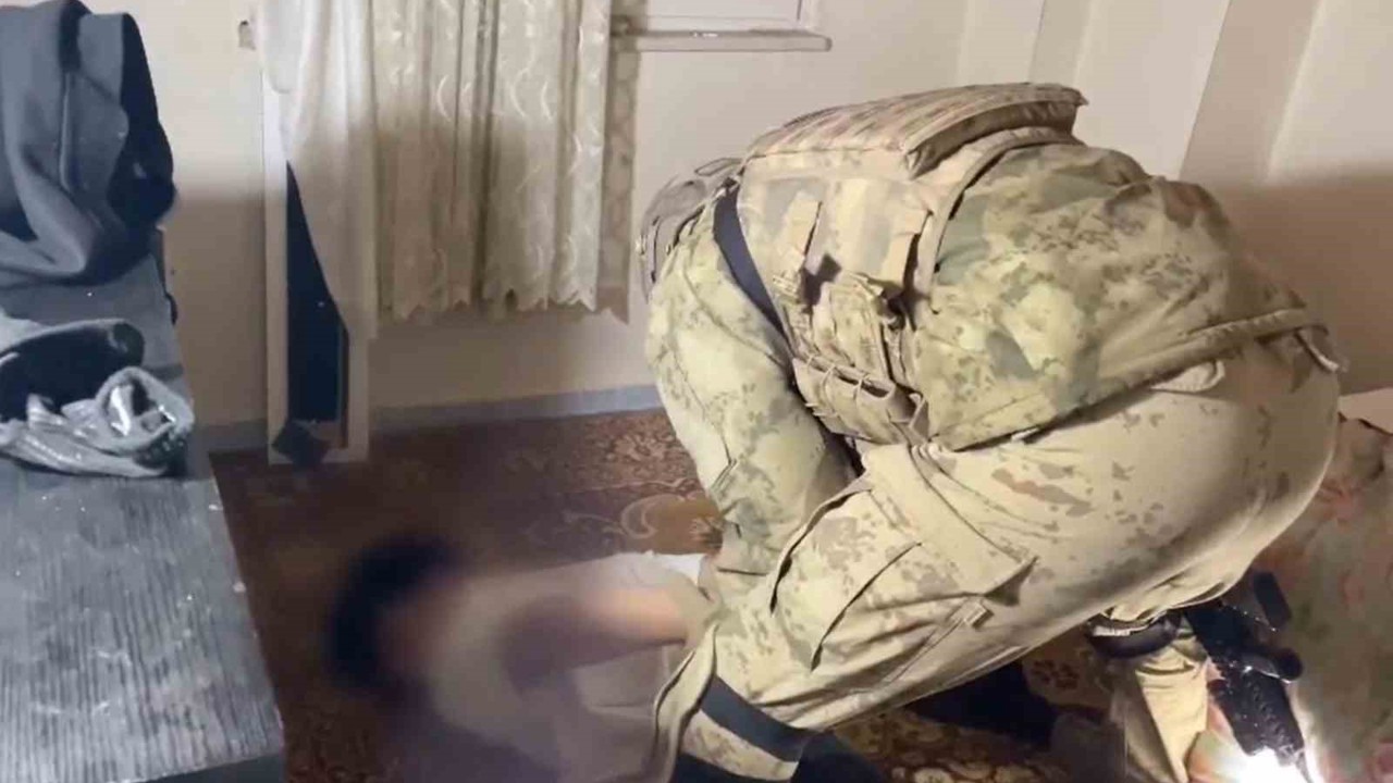 Aydın’da terör örgütlerine yönelik eş zamanlı operasyon: 5 gözaltı
