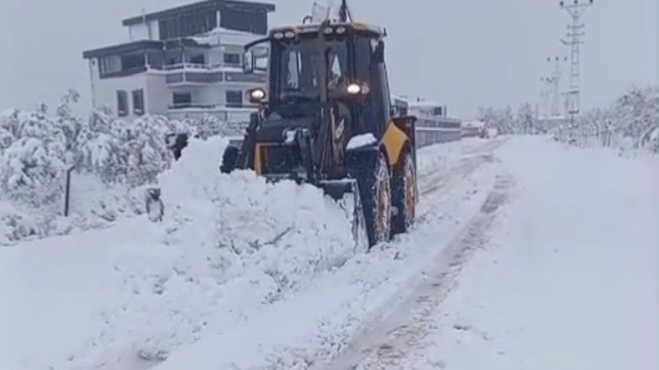 Büyükşehir, karla mücadele için tüm ilçelerde eş zamanlı sahada
