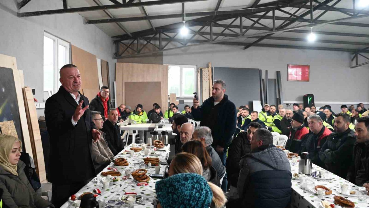 Başkan Karabatı, emekçileri kahvaltıda ağırladı
