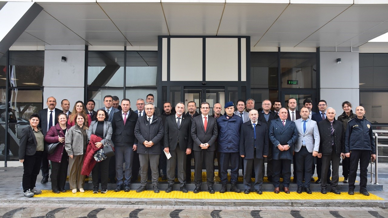 Salihli’de hizmet zirvesi: Yatırımlar, projeler ve koordinasyon ele alındı
