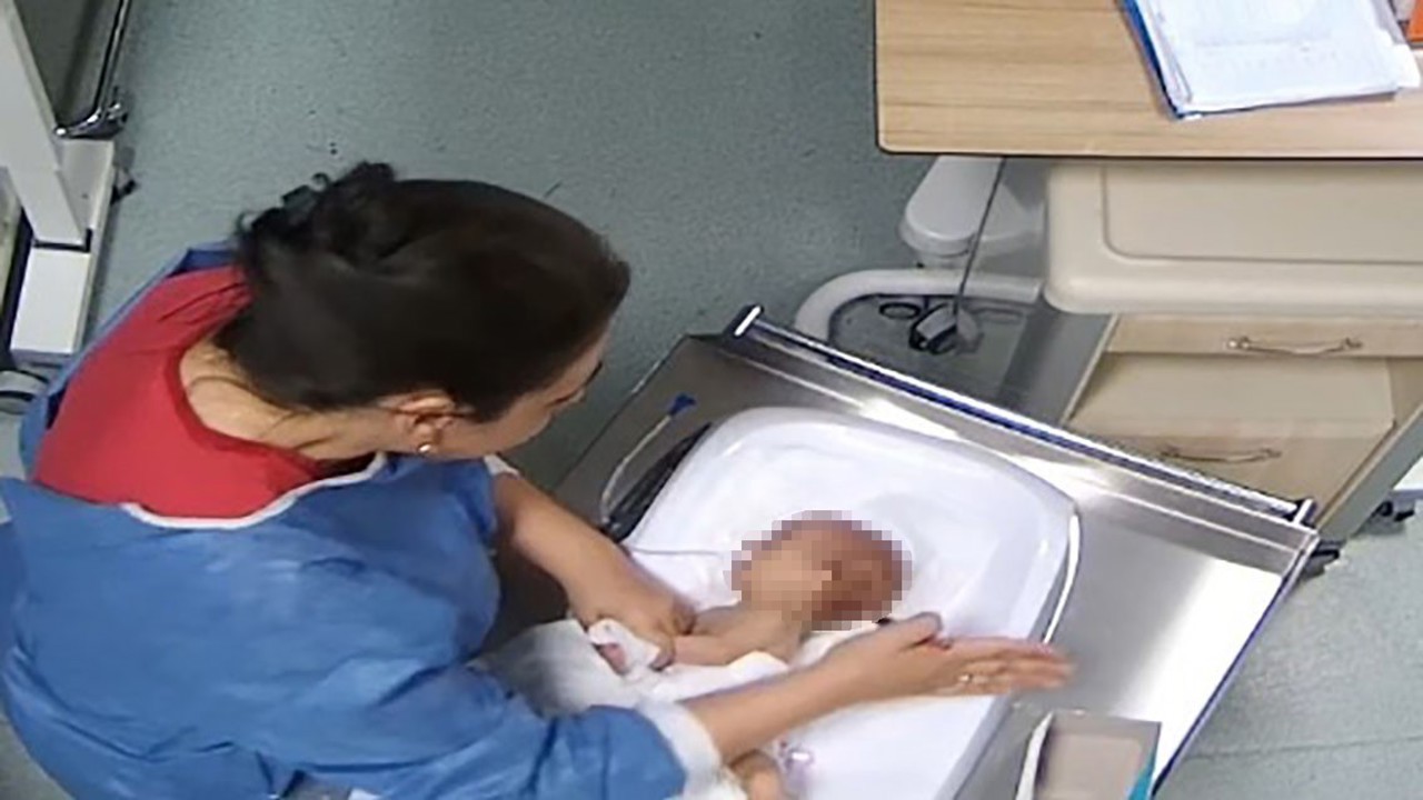 Kahramanmaraş’ta bebeğe şiddet uygulayan hemşire için tutuklama kararı verildi
