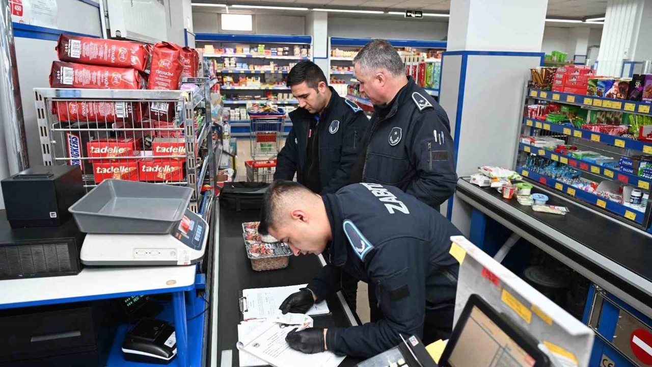 İnönü’de kurallara uymayan zincir marketlere mühür vuruldu
