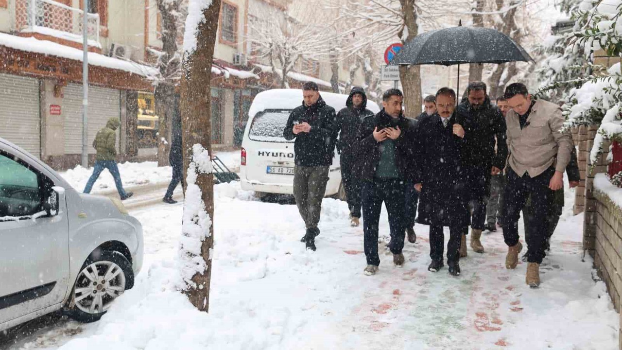 Vali Kızılkaya: "Karla mücadelede tüm ekipler seferber edildi"
