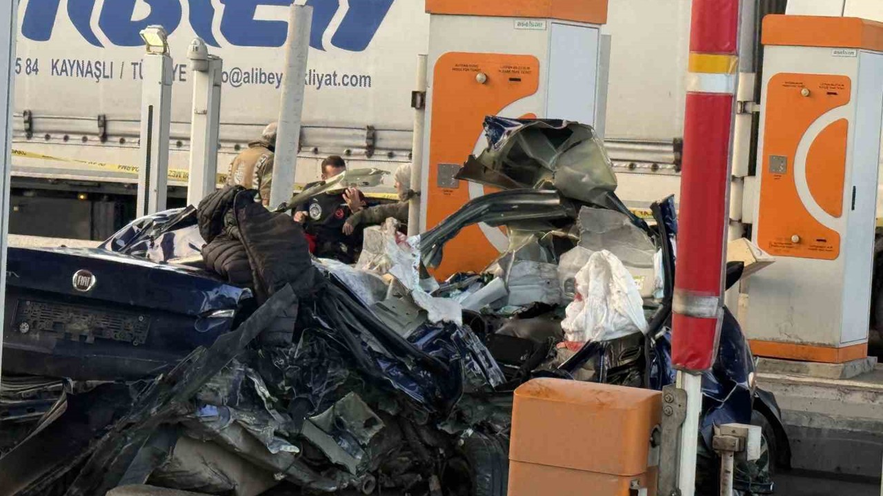 Silivri Kuzey Marmara gişelerinde feci kaza: 2 ölü, 1 ağır yaralı
