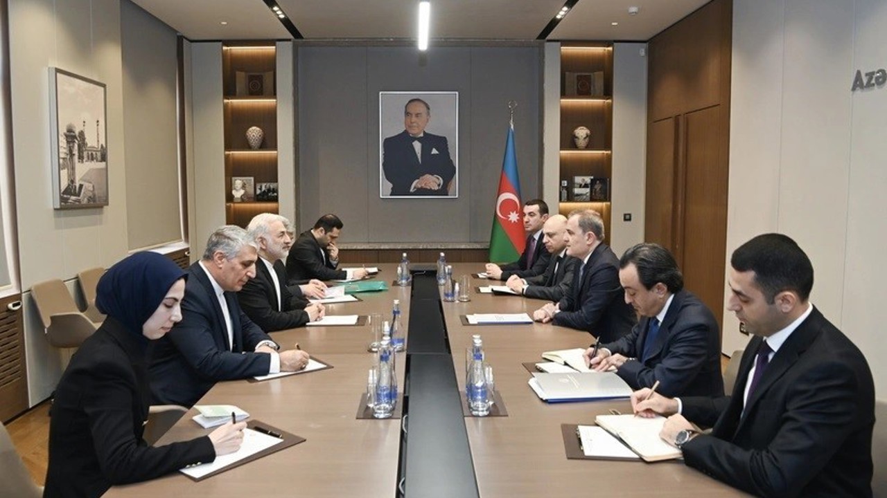 Azerbaycan Dışişleri Bakanı Bayramov, İran Dışişleri Bakan Yardımcısı Celalzade ile görüştü
