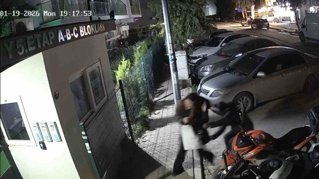 İzmir’de saplantılı eski sevgili cinayeti: Adresini değiştirdi yine kurtulamadı
