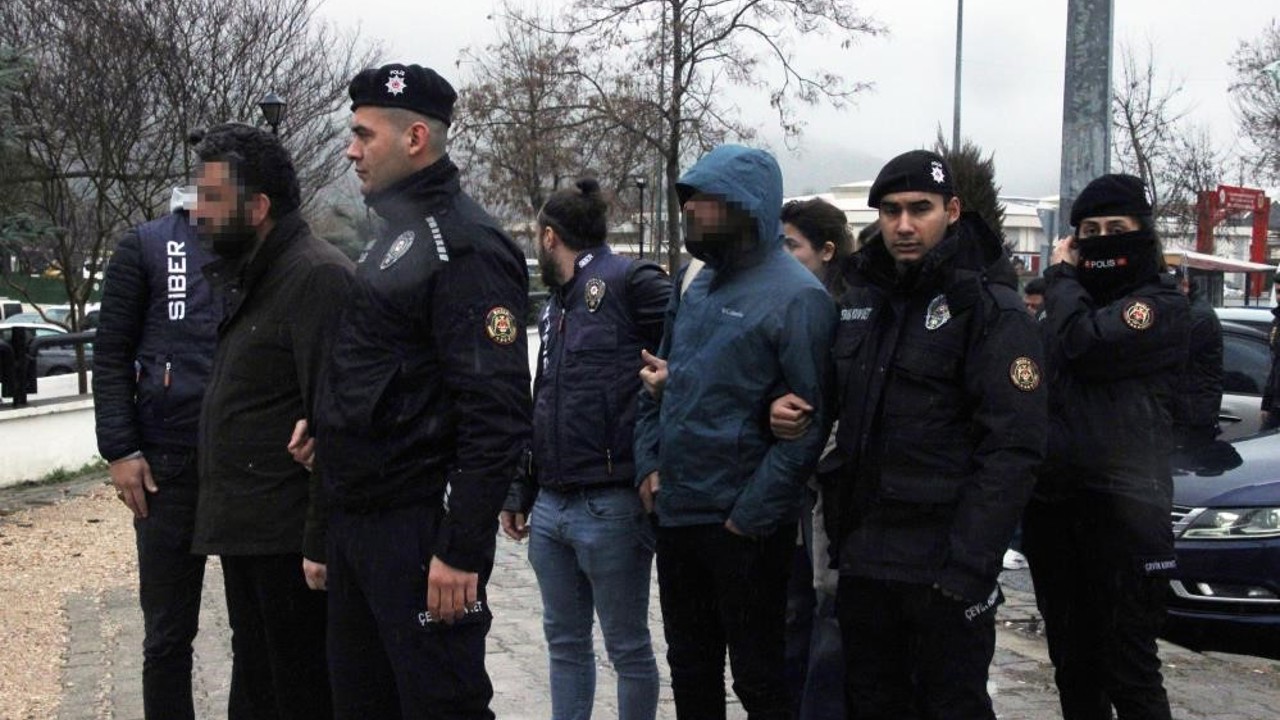 Muğla’da sahte hesap üzerinden ‘devlet büyüklerine hakaret’ soruşturmasında 2 tutuklama
