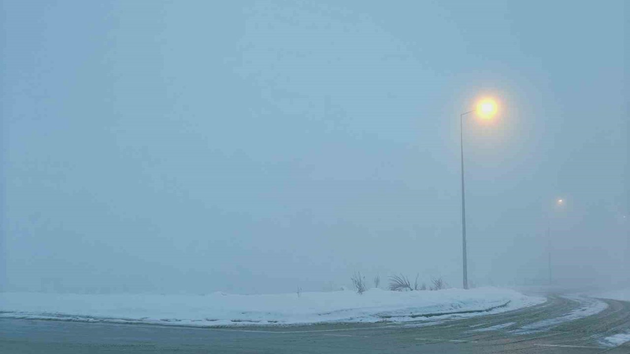 Kayseri’de görüş mesafesine sis engeli
