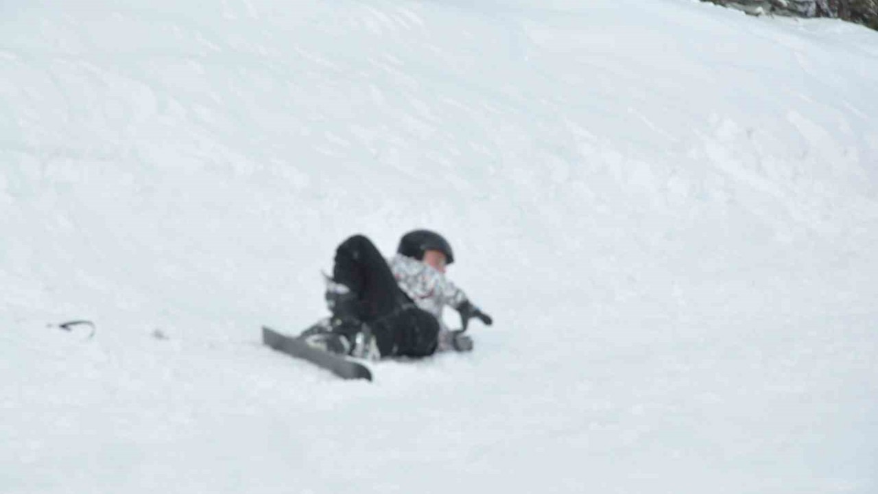 Kristal karın merkezi Sarıkamış’a kayakseverlerden yoğun ilgi
