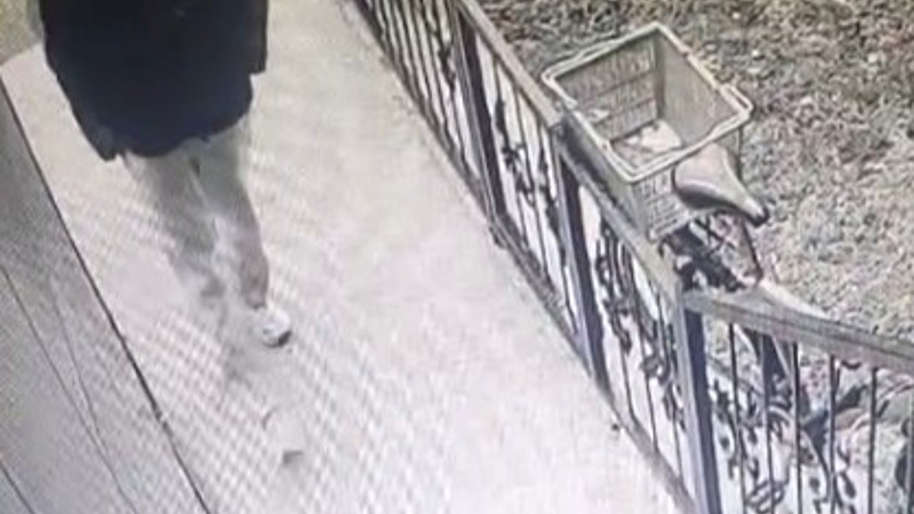 Kütahya’da gündüz vakti bisiklet hırsızlığı kamerada
