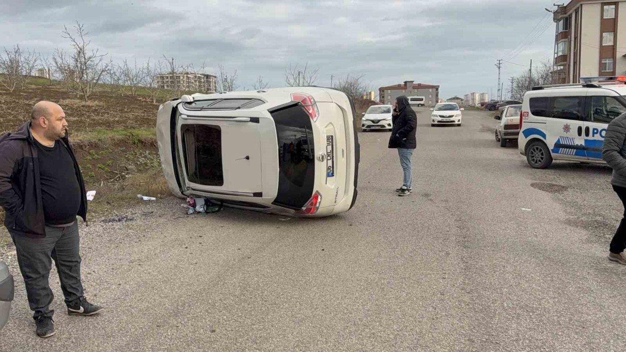 Samsun’da otomobil takla attı: 3 yaralı
