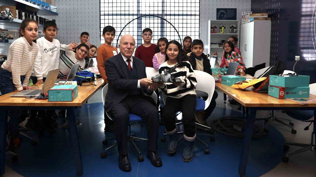 Başkan Sekmen geleceğin dâhileriyle buluştu
