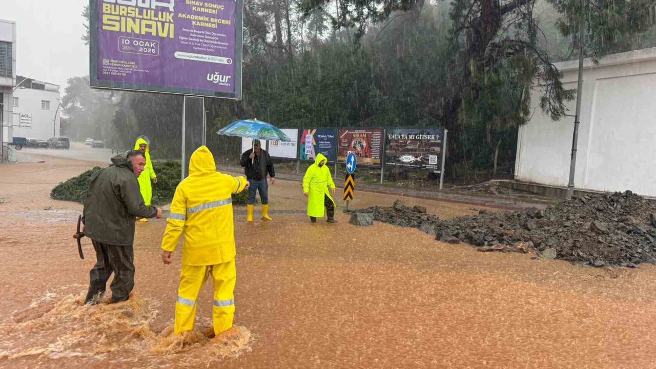 Kemer’de su baskınlarıyla mücadele
