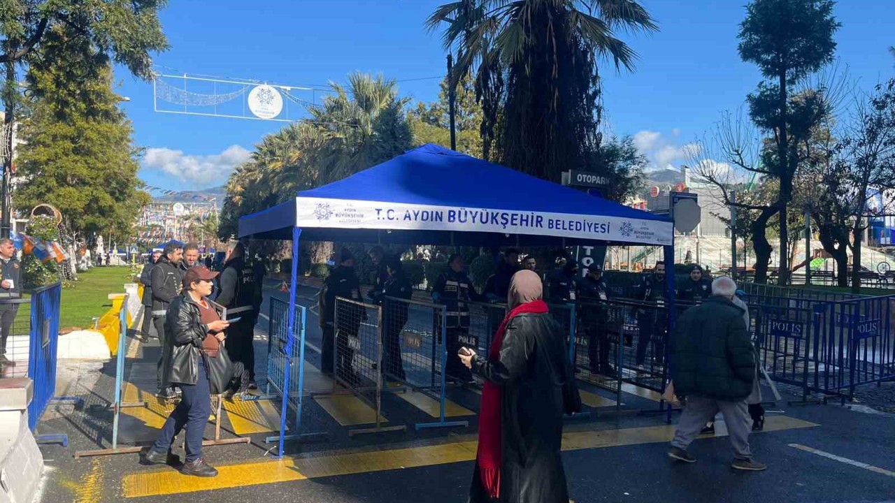 Erdoğan’ın Aydın programı öncesi vatandaşlar alana alınmaya başlandı
