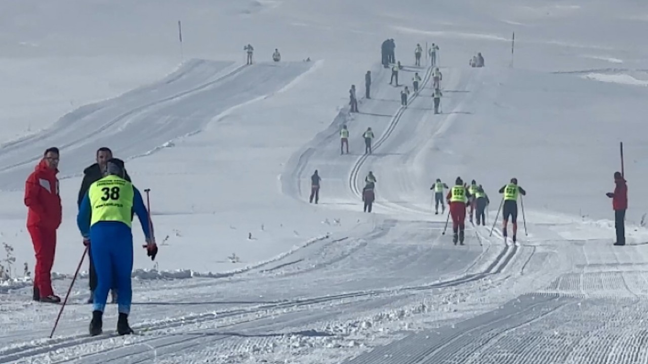 Yüksekova’da "Kayaklı Koşu Barış ve Kardeşlik 1. Etap yarışması" heyecanı
