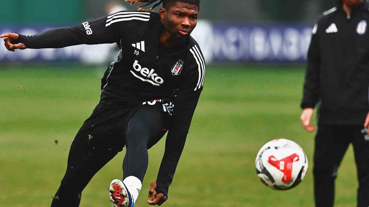 Beşiktaş, kondisyon ve taktik çalıştı
