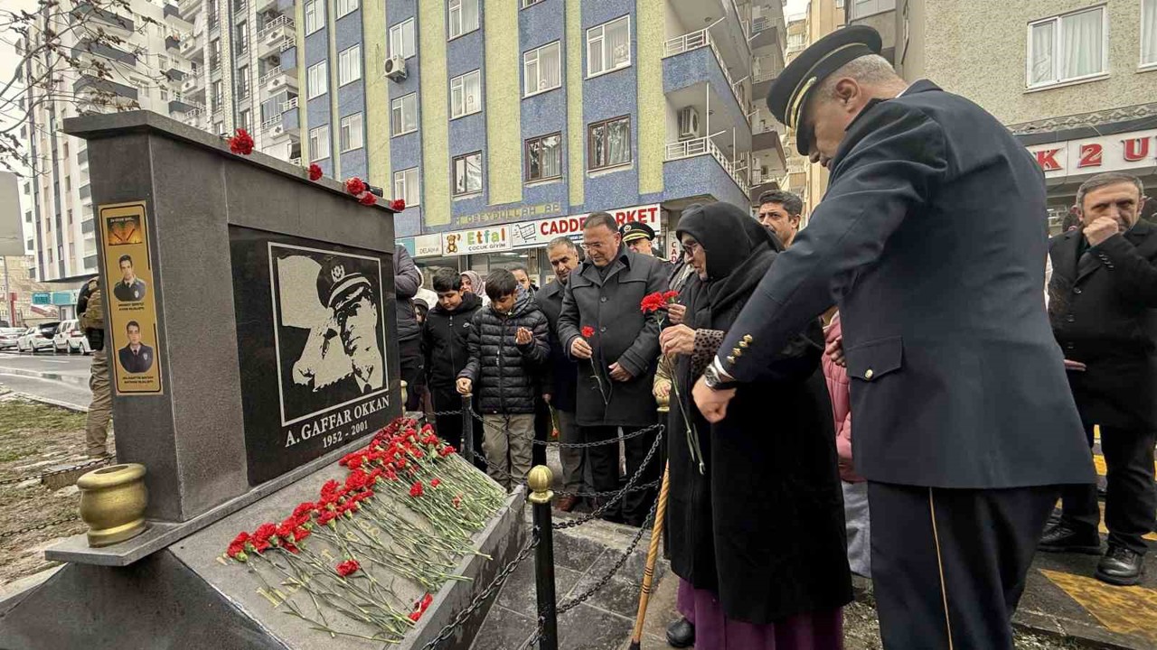 Emniyet Müdürü Ali Gaffar Okkan şehit edildiği yerde anıldı
