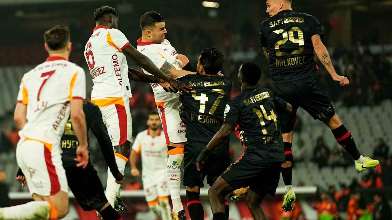 Trendyol Süper Lig: Fatih Karagümrük: 1 - Galatasaray: 3 (Maç sonucu)
