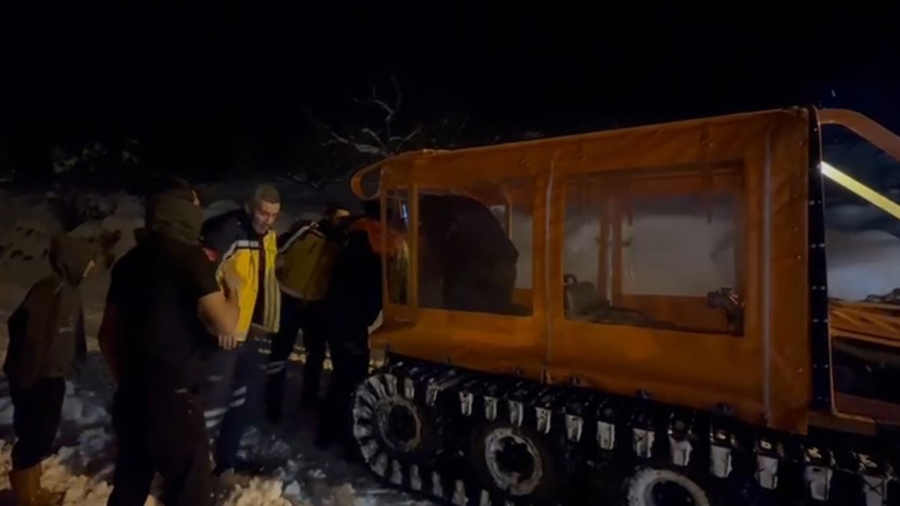 Hasta kadının imdadına paletli araçla AFAD yetişti
