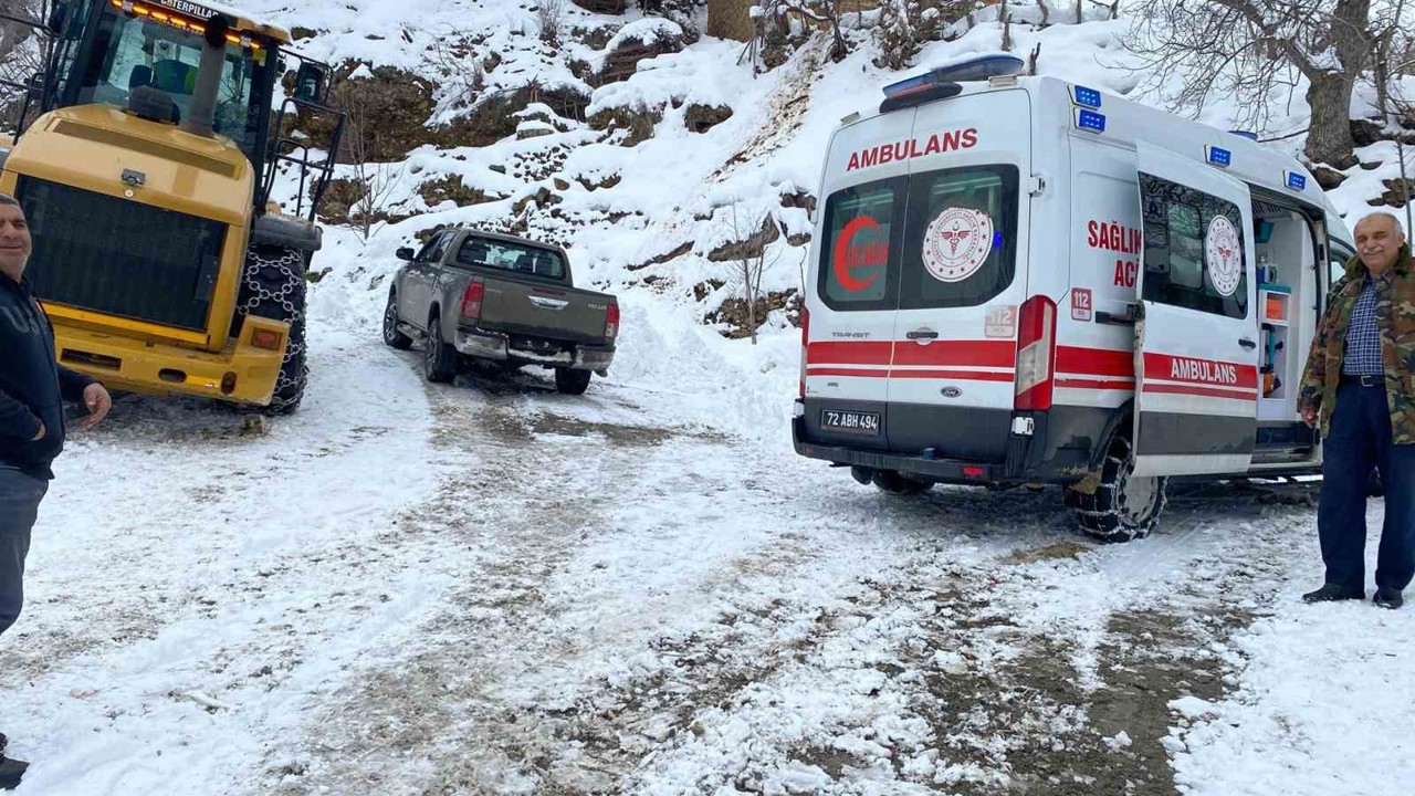 Sason’da ekiplerin zorlu kış mesaisi
