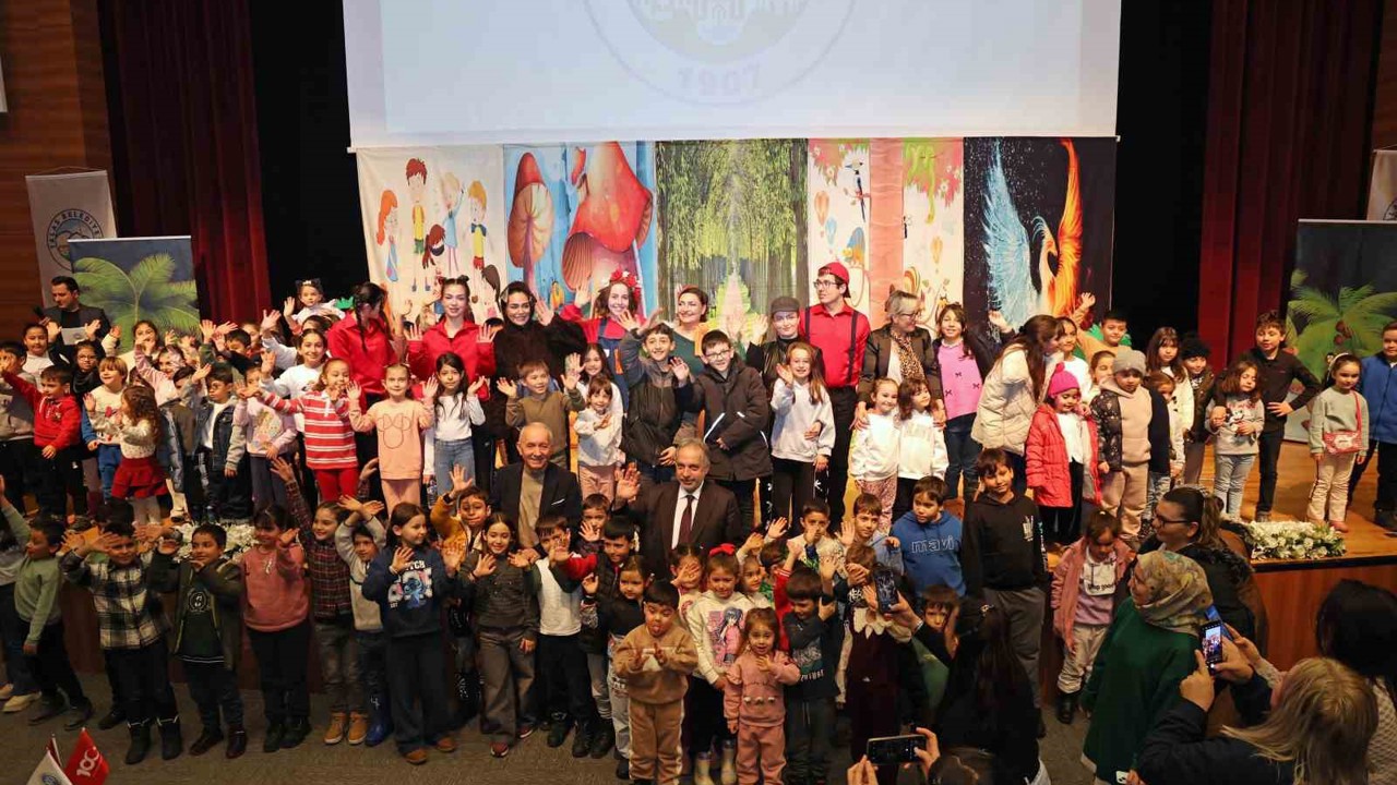 Çocuklar Yalçın Başkan’ın karne hediyesi ile eğlendi
