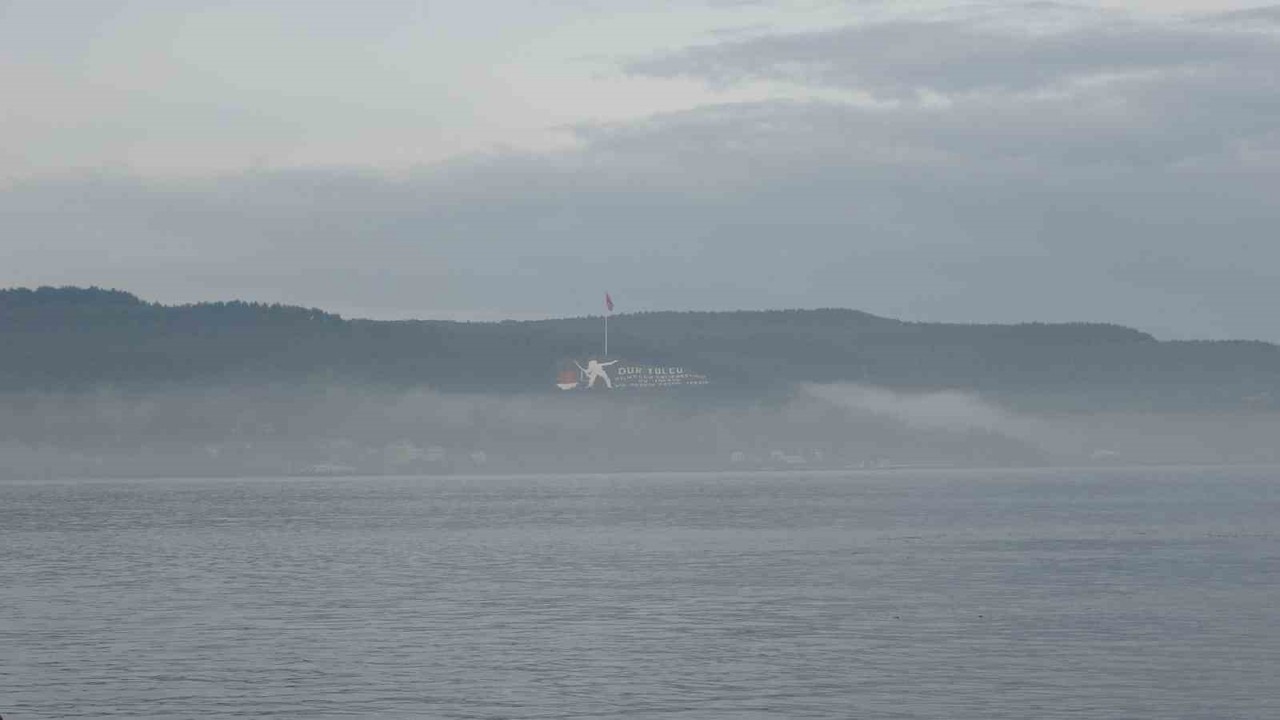 Çanakkale Boğazı, sis sebebiyle gemi geçişlerine kapatıldı
