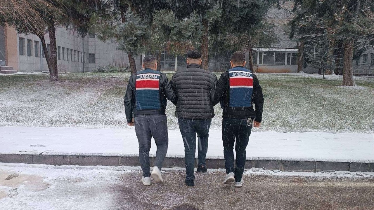 Kesinleşmiş 10’ar yıl cezayla aranan 2 şahıs yakalandı
