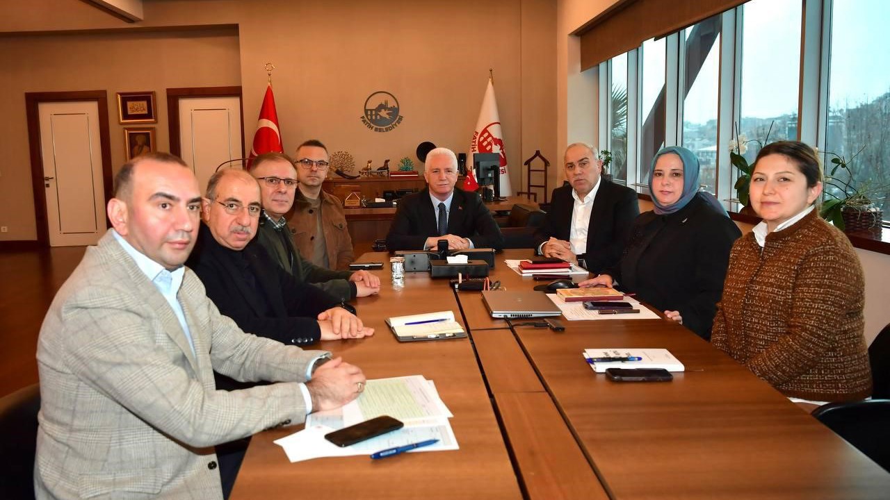 Vali Davut Gül başkanlığında Fatih’te kültürel mirasın korunması değerlendirme toplantısı düzenlendi
