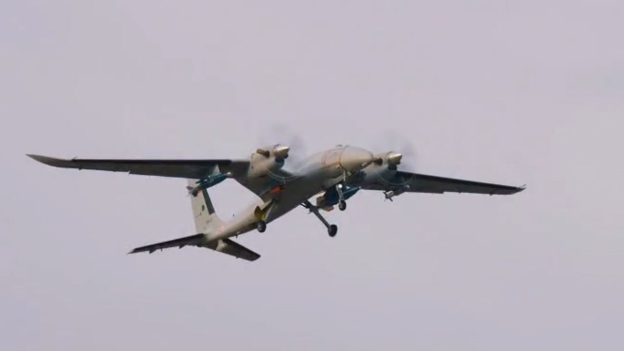 AKINCI TİHA, ROKETSAN TEBER-82 güdüm kiti ile hedefi vurdu
