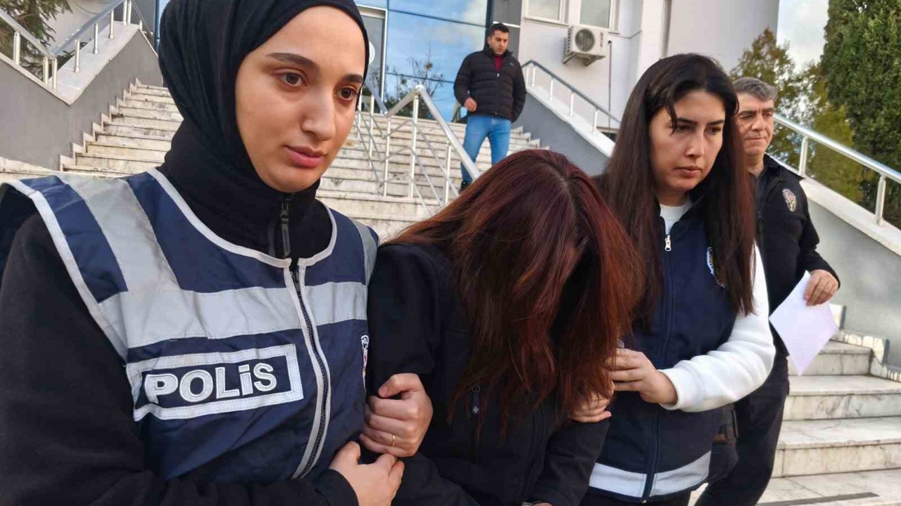 Yoğun bakımdaki bebeği darbeden hemşire tutuklandı
