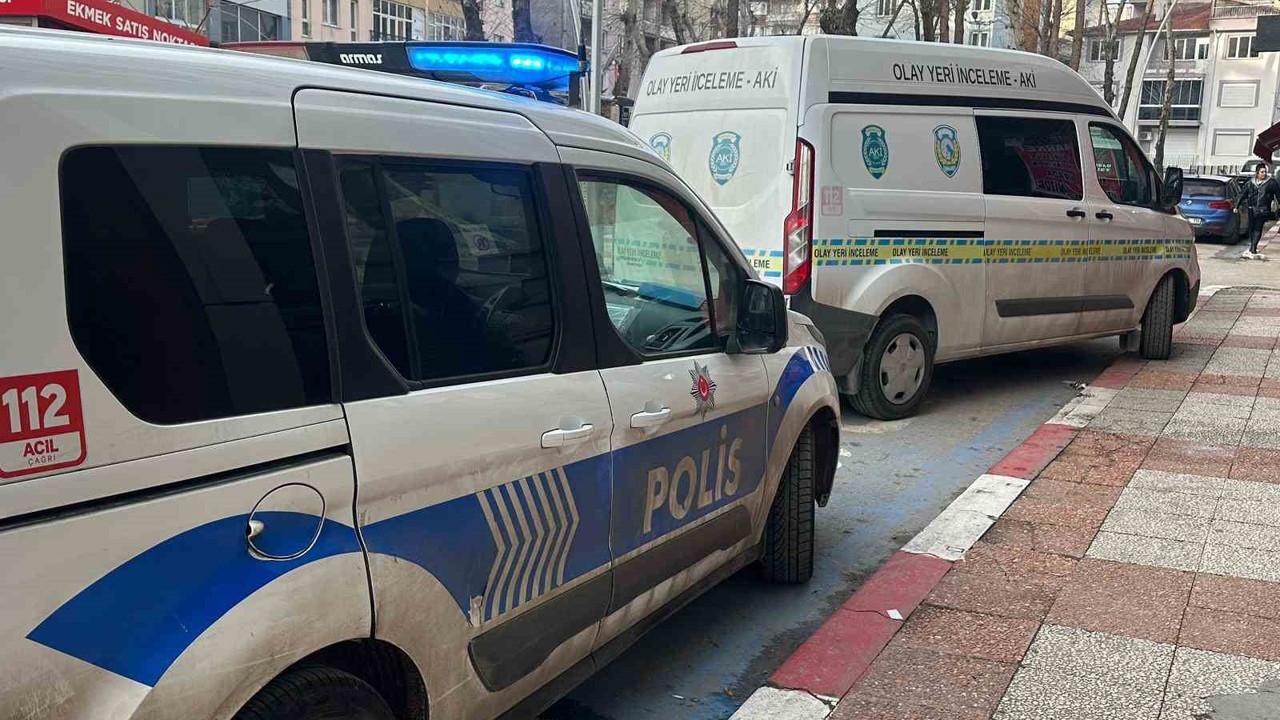 Uşak’ta bıçaklanan şahıs ağır yaralandı
