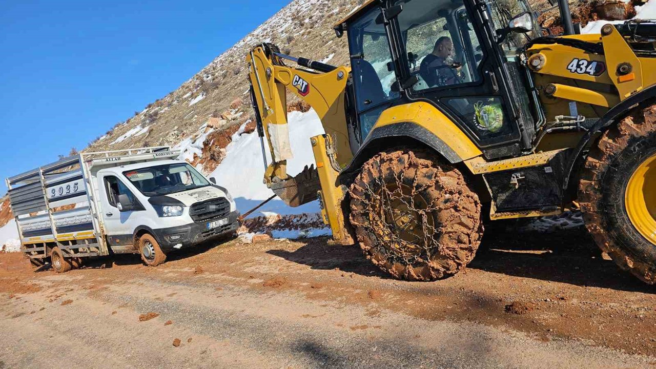 Gercüş’te göçerlerin imdadına Özel İdare yetişti
