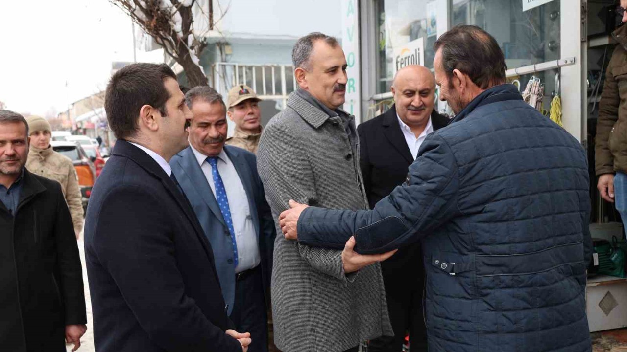 Ağrı Valisi Önder Bozkurt, Tutak ve Hamur ilçelerini ziyaret etti
